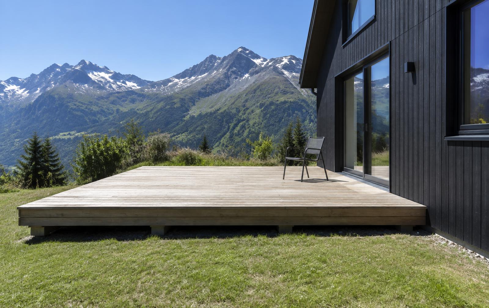 Exposed Queenstown deck before a louvre roof was added